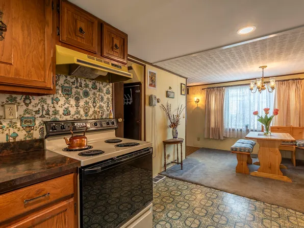 842 Main Street, Cavendish, VT 05153