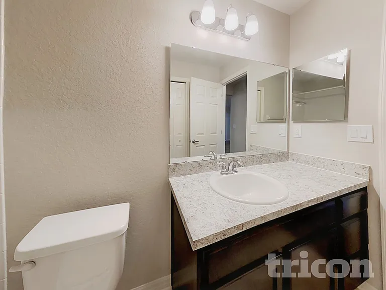 505 Interlock St — Photo 16