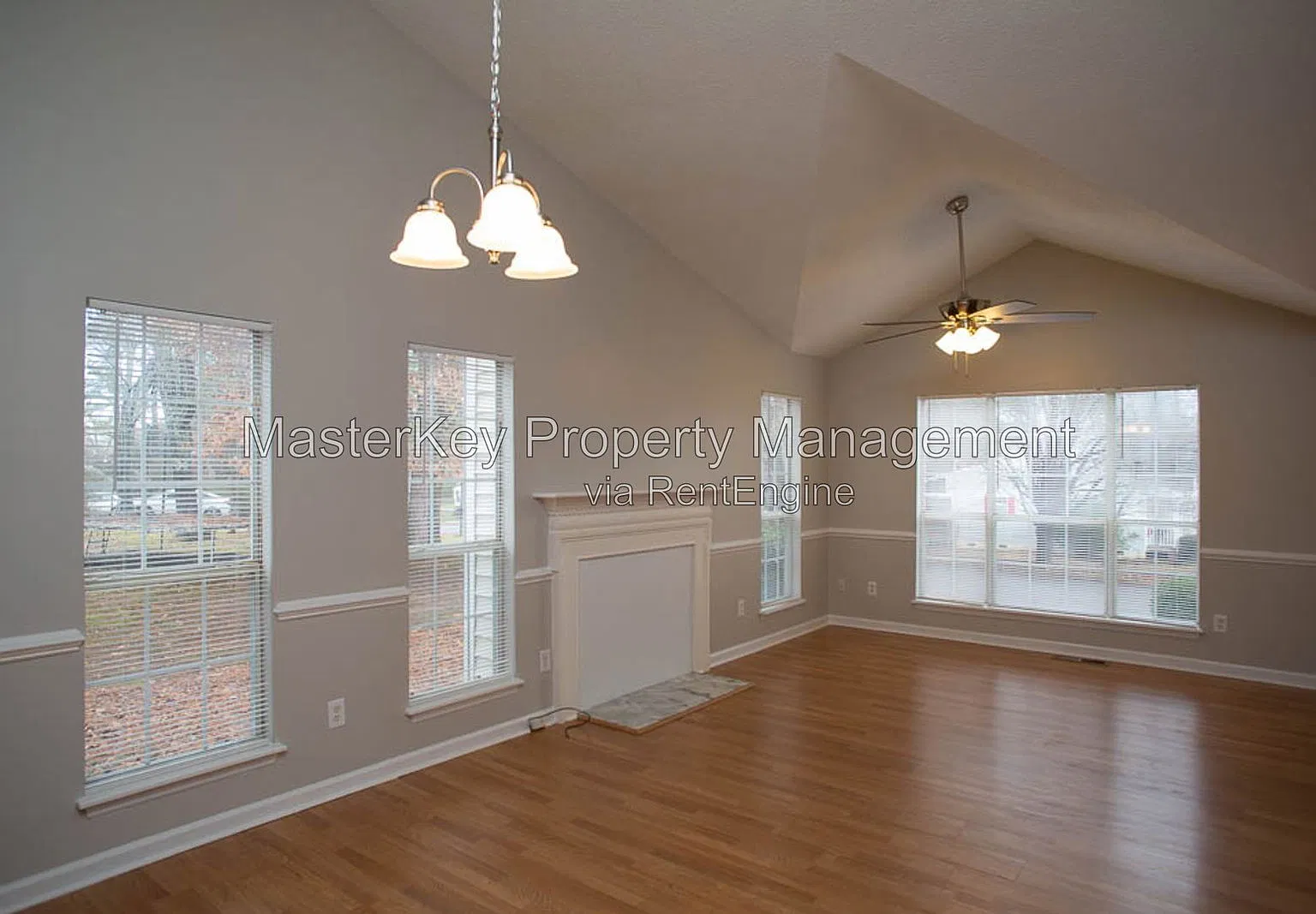 3 bed, 2.0 bath, 1129 sqft, $1,900 — Photo 3
