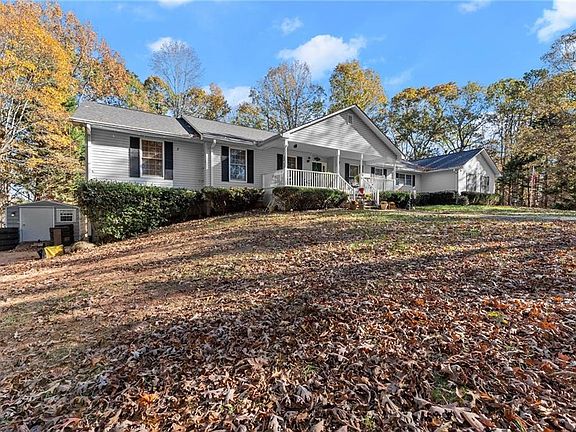 2nd image of 305 Mountain Brook Rd