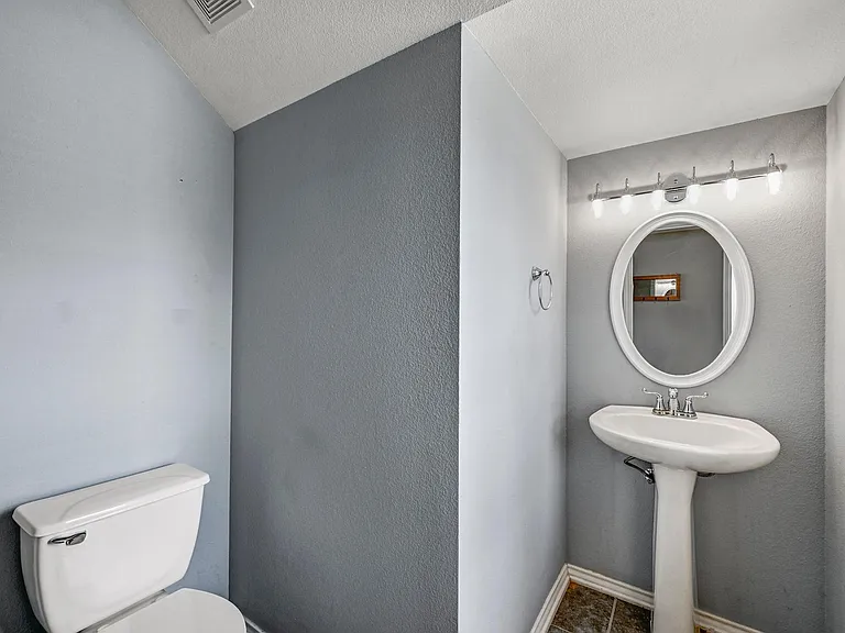214 Briarwood Dr — Photo 27