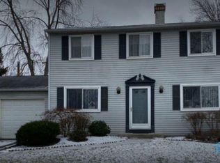 2209 Queensdale Ct, Maumee, OH 43537