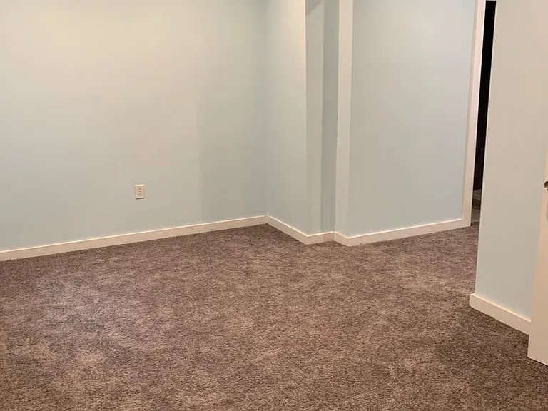 1411 W Thompson St — Photo 17