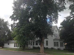 103 N Hubbard St, Crookston, MN 56716