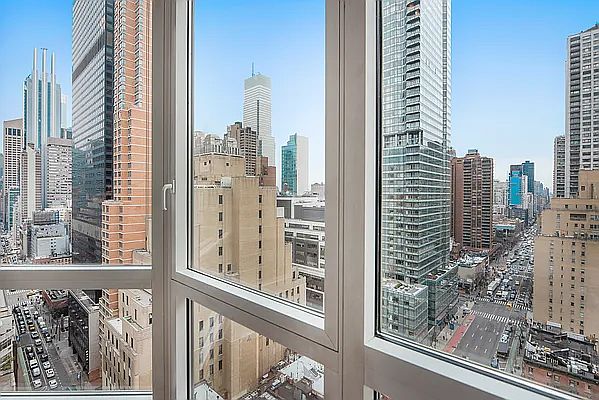 1st image of 300 E 55th St APT 21B
