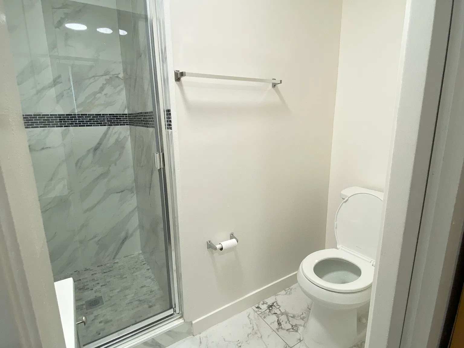 3 bed, 900 sqft, $1,200 — Photo 4