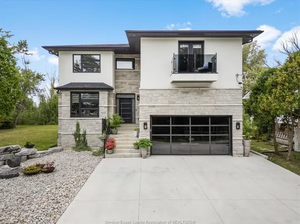 15 Major Blvd, Lasalle, ON N9J 1C6