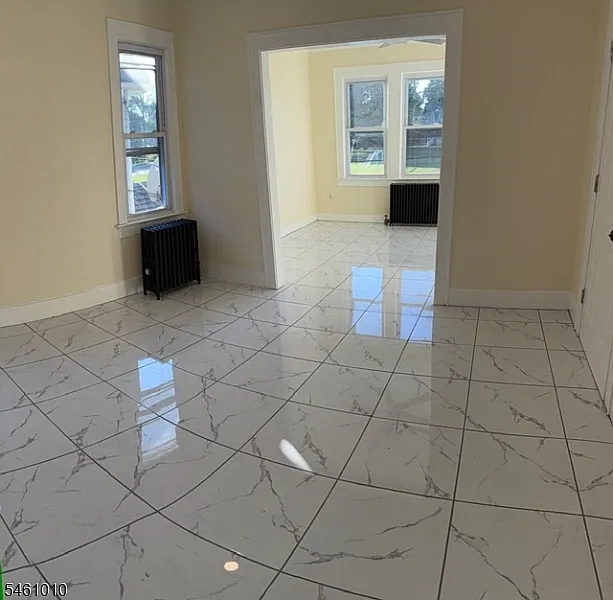 3 bed, 1.0 bath, $2,750 — Photo 3
