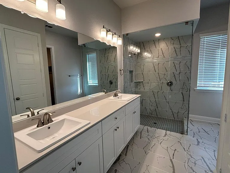 9008 Guadalupe St — Photo 10