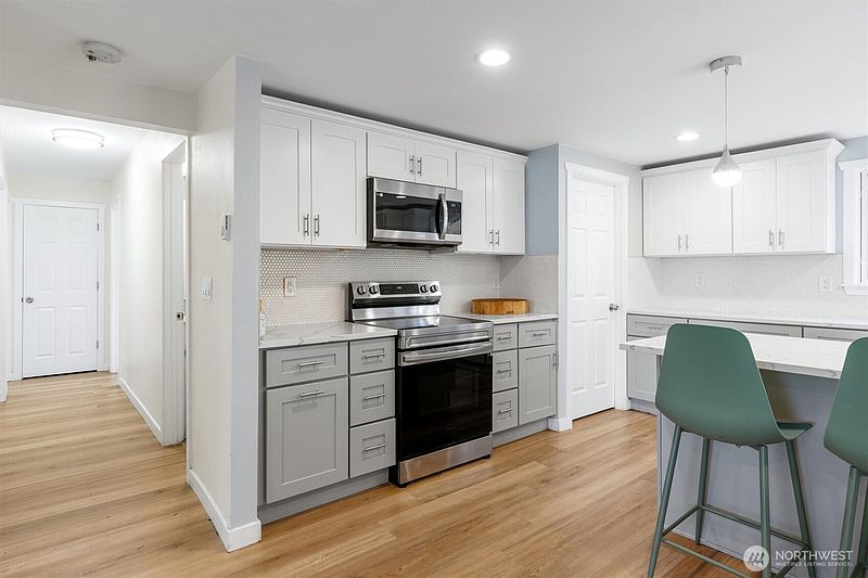 5th image of 9329 53rd Avenue S #2