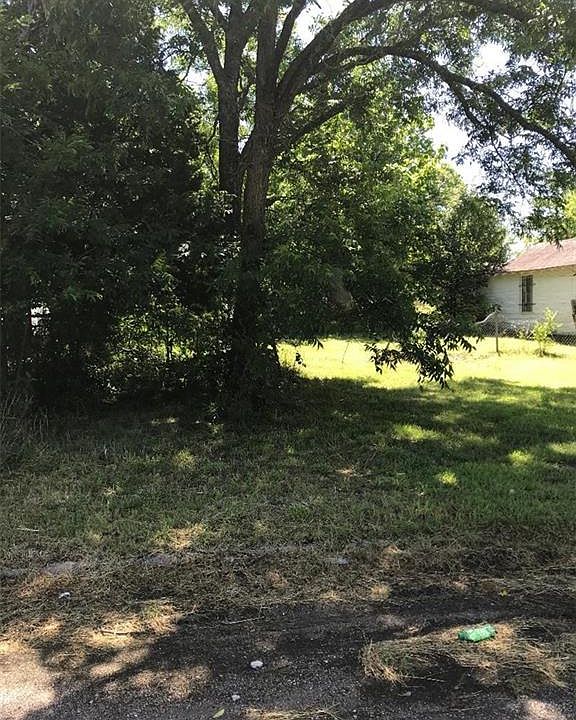 2nd image of 420 S Hitchite Ave