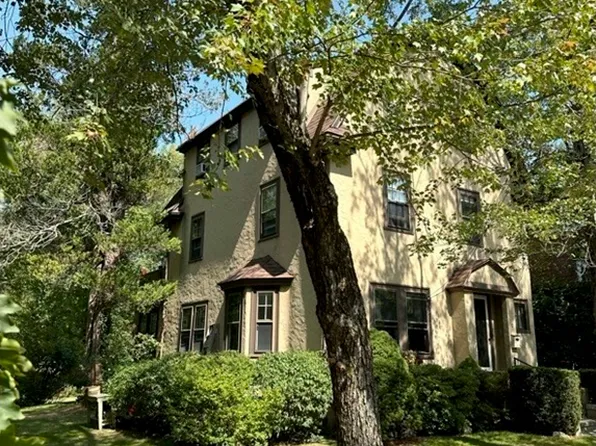 2 Twitchell St, Wellesley, MA 02482