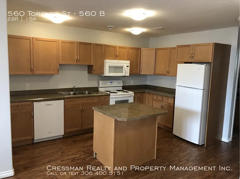 560 Toronto St — Photo 2