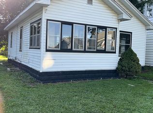 127 N 7th St, Clinton, IN 47842