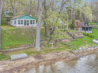 27883 North St, Gobles, MI 49055