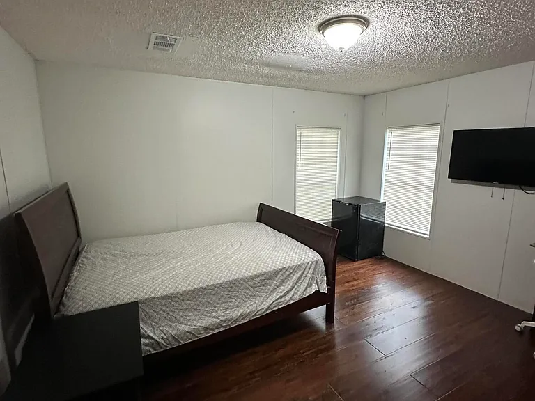 930 N Deer St — Photo 11
