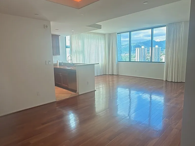 1199 Bishop St #16B — Photo 9