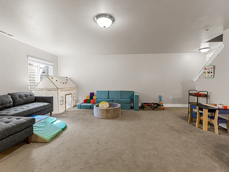 673 W Gallant Dr — Photo 14