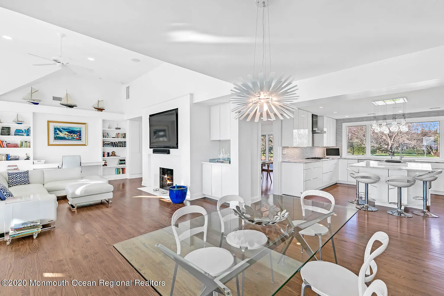 4 bed, 3.5 bath, 3688 sqft, $35,000 — Photo 2