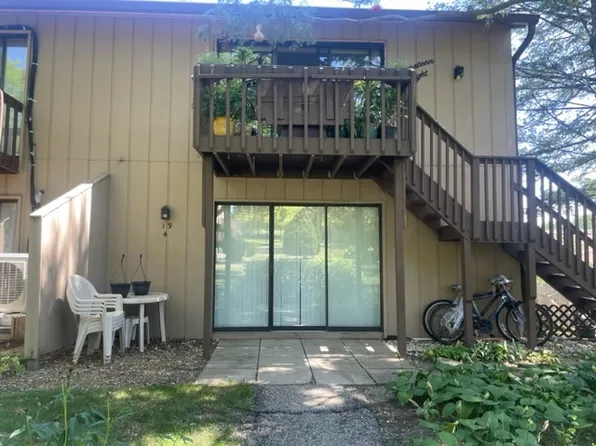 19 Saint Thomas Colony APT 4, Fox Lake, IL 60020