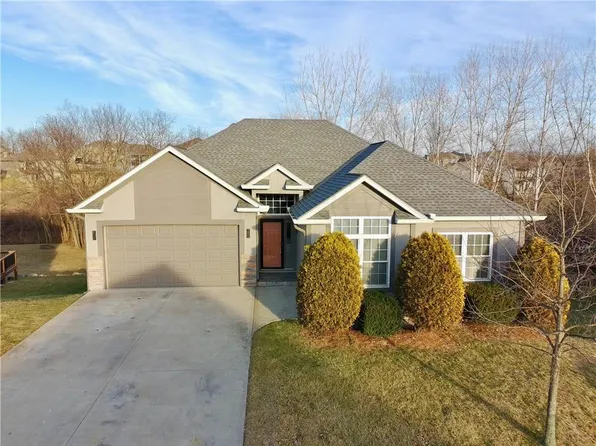 8643 N Myrtle Ave, Kansas City, MO 64156