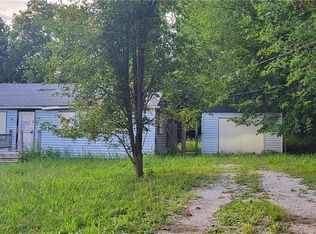 7040 Berry Rd, Kansas City, KS 66106