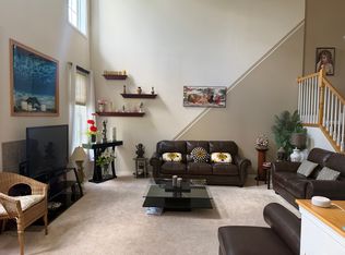 284 Jennifer Ct, Gurnee, IL 60031