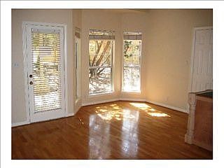 5th image of 410 Hazeltine Dr