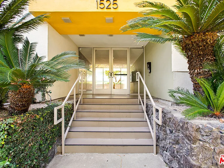 1525 N Hayworth Ave #206 — Photo 19