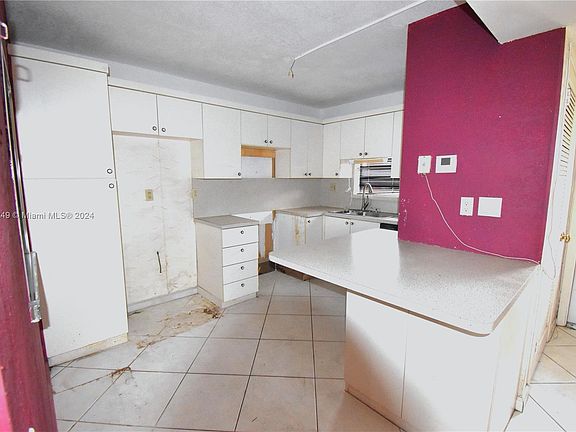 3rd image of 9200 N Hollybrook Lake Dr APT 208