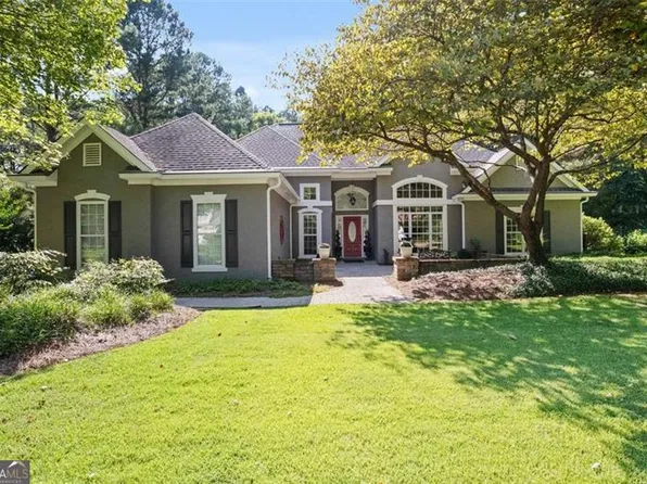 210 Manor Dr, Fayetteville, GA 30215