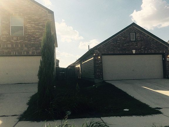 2nd image of 4920 Lexington Meadow Ln