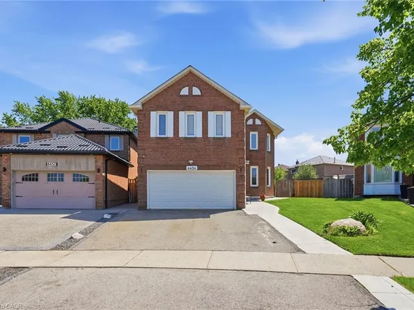 4454 Mayflower Dr, Mississauga, ON L5R 1S6