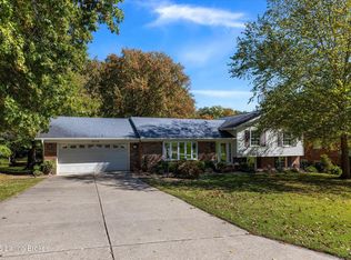 9209 Lakeridge Dr, Louisville, KY 40272