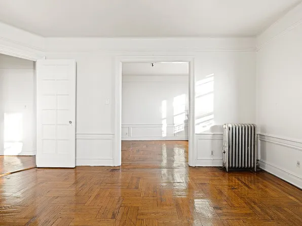 421 Crown St APT 18R, Brooklyn, NY 11225