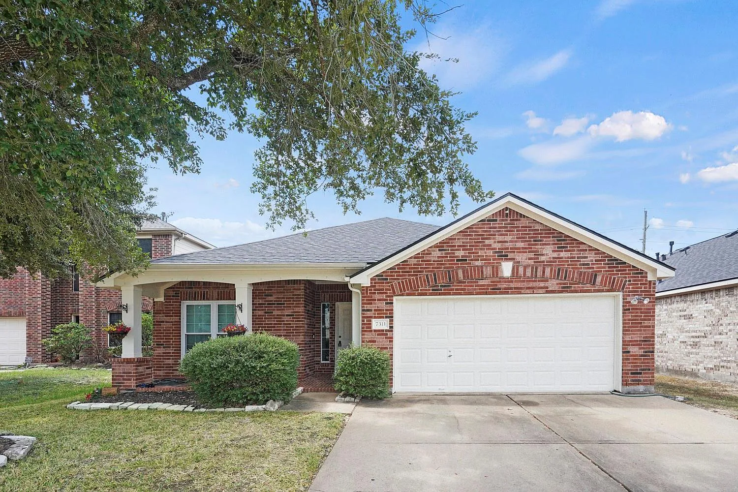 3 bed, 2.0 bath, 1801 sqft, $1,999 — Photo 1