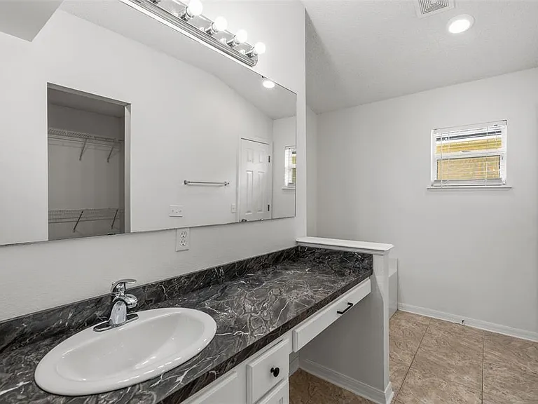 16918 Corner Hill Ct — Photo 14