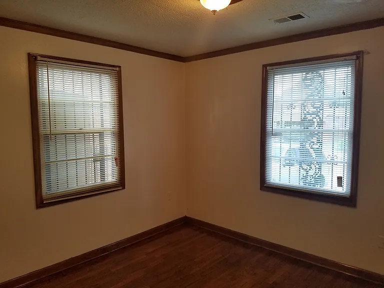 1545 Britton St — Photo 3