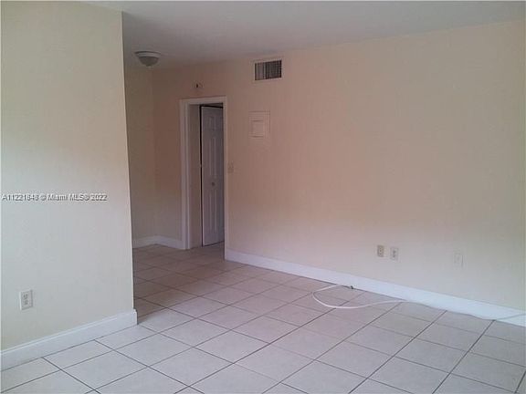 3rd image of 1975 NE 135th St APT 2G