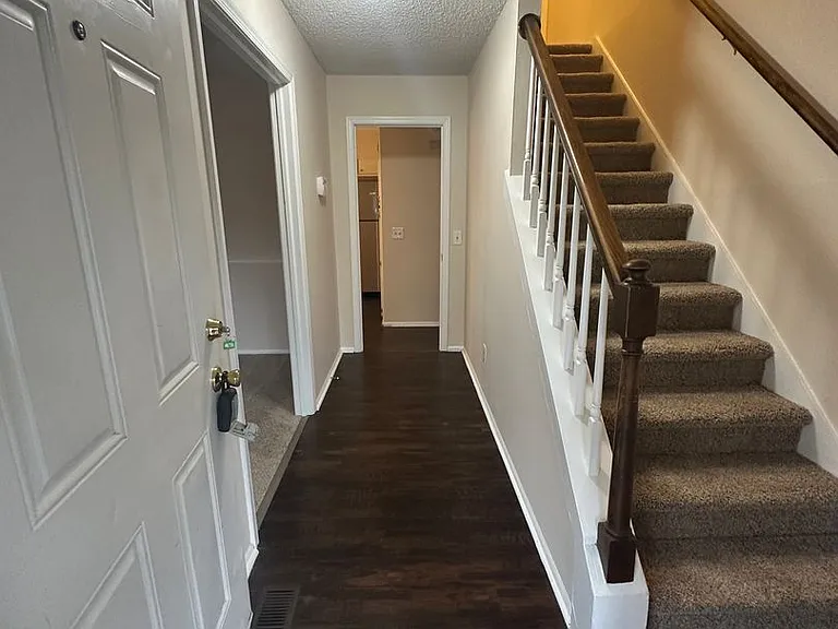1607 Morehead Ave — Photo 15