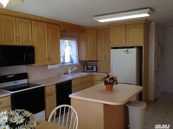 5th image of 20 Priscilla Ave