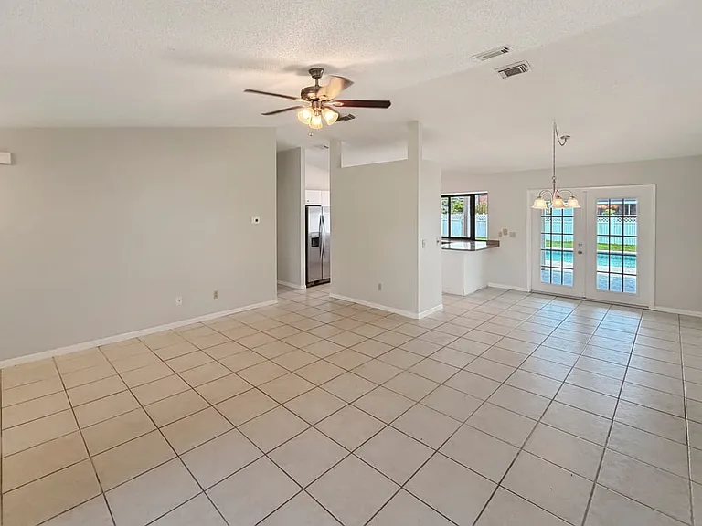 2337 SW Fern Cir — Photo 3