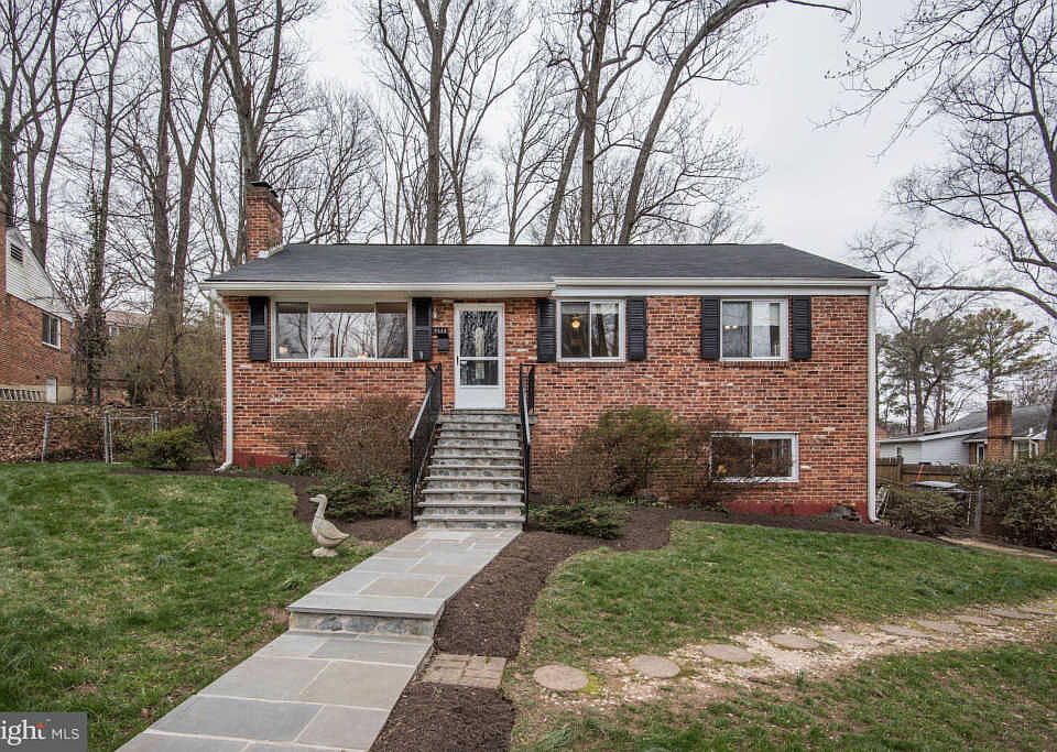 1st image of 7323 Woodley Pl