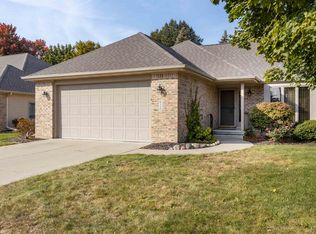 6115 Thornberry Ct, Midland, MI 48640