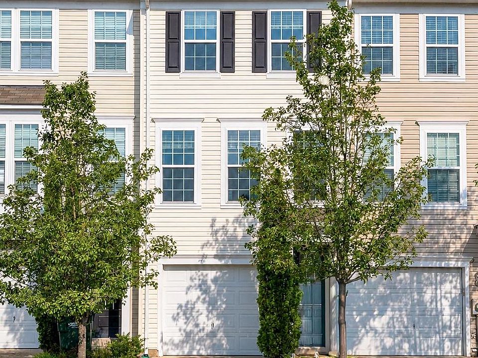 1st image of 22960 Foxglove Way