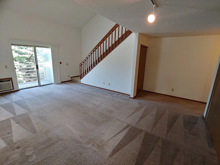 Woodfield Apartments — Photo 5