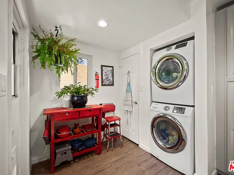 2227 Alsace Ave — Photo 14