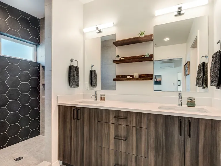 1662 NW Fields St #1 — Photo 10