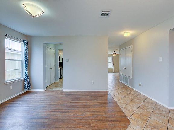3rd image of 406 Saul St