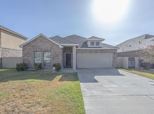 519 Altozano Dr, Laredo, TX 78045